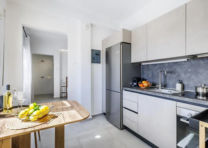 Néro * Città di Skiathos